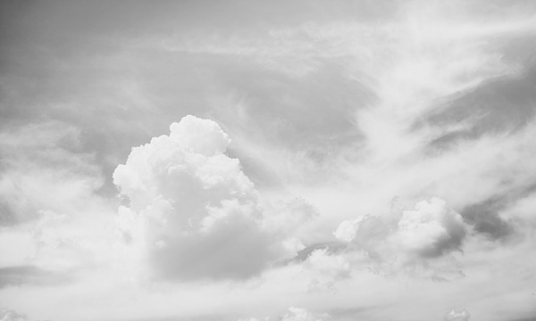 霧ブラシを作るための雲の写真を用意